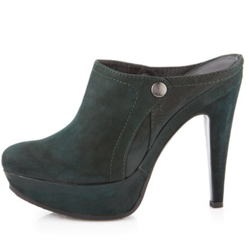 Vera Wang Lavender platform shoe